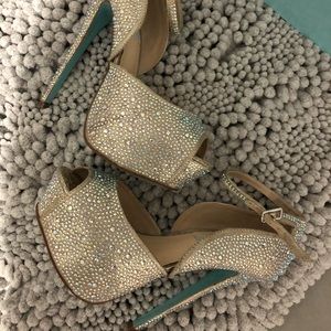 Blue by Betsey Johnson 'SB-Kiss' Sandal